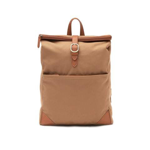 Eleganter Rucksack aus 39% verifiziert recyceltem Polyester. Der klassische Rucksack in einem Stil, den jeder lieben wird hat im Inneren ein gepolstertes Laptop-Fach, das Ihren Computer vor kleinen Stößen schützt. Hergestellt aus RCS-zertifizierten (Recycled Claim Standard) recycelten Materialien. Die RCS-Zertifizierung gewährleistet eine vollständig zertifizierte Lieferkette für die recycelten Materialien. Der Gesamtanteil an recyceltem Material basiert auf dem Gesamtgewicht des Produkts. Geeignet für Computer mit einer Gesamtgröße von 17 Zoll. Bitte beachten Sie, dass die Bildschirmmaße nicht mit den Maßen des gesamten Computers übereinstimmen.