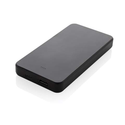Batterie de secours 10.000mAh avec port d'entrée/sortie USB C et port USB A supplémentaire. Le boîtier est fabriqué en plastique ABS recyclé certifié RCS. RCS (Recycled Claim Standard) est une norme qui permet de vérifier le contenu recyclé d'un produit tout au long de la chaîne d'approvisionnement. Contenu recyclé total : 21 % sur la base du poids total de l'article. Le powerbank contient une batterie lithium-polymère longue durée de classe A de 10.000 mAh. Les indicateurs de puissance indiquent le niveau d'énergie restant afin que vous sachiez toujours quand recharger. Entrée Type-C 5V/2,4A ; USB A : sortie 5V/2,4A, sortie Type C:5V/2A Article et accessoires sans PVC. Câble de recharge en TPE recyclé certifié RCS inclus. Emballé dans un emballage FSC® mix.<br /><br />PowerbankCapacity: 10000<br />PVC free: true