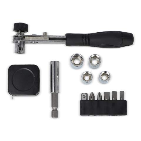 Ensemble d'outils pratiques de 13 pièces dans une boîte en bambou : 1 x clé à cliquet ; 1 x mètre ruban ; 4 x douilles 1/4 pouce ; 5 x embouts de tournevis 25mm ; 1 x ADP &amp; 1 x tournevis connecteur.