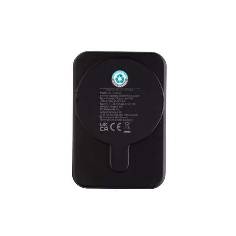 5.000 mAh Powerbank im Taschenformat mit magnetischem, kabellosem 5W-Ladegerät, dessen Gehäuse aus RCS-zertifiziert recyceltem ABS-Kunststoff hergestellt ist. RCS (Recycled Claim Standard) ist ein Standard zur Überprüfung des Recyclinganteils eines Produkts über die gesamte Lieferkette hinweg. Recycelter Gesamtanteil: 20%, bezogen auf das Gesamtgewicht des Produkts. Mit USB-A- und UCB-C-Ausgangsoption. Die Powerbank enthält einen langlebigen 5.000mAh-A-Grade Lithium-Polymer-Akku. Die Ladestandsanzeige zeigt den verbleibenden Energiestand an, so dass Sie immer wissen, wann Sie wieder aufladen müssen.; Type-C Input: 5V/2,4A; USB-C-/USB-A Output :5V/2A.4A. Artikel und Zubehör PVC-frei. Inklusive RCS-zertifiziert recyceltem TPE-Ladekabel. Verpackt in FSC®-Mix-Verpackung.<br /><br />WirelessCharging: true<br />PowerbankCapacity: 5000<br />PVC free: true