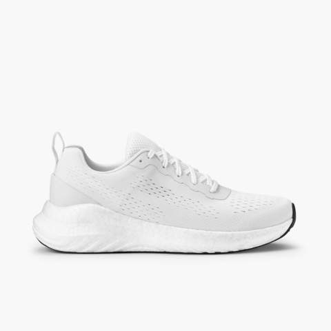 Maak kennis met onze nieuwste toevoeging aan de Essentials collectie: de Flex sneakers. Deze sneakers zijn de perfecte metgezellen om jouw alledaagse actieve ervaring te verhogen. Met een speciale tussenzool gemaakt van Px-foam, biedt deze technologie ongeëvenaarde flexibiliteit, ondersteuning en comfort. De zool is zo vervaardigd zodat deze de natuurlijke vorm van je voet respecteert. De technische mesh biedt een ademend vermogen en is gemaakt uit 75% gerecycled polyester. De sneakers zijn verpakt in een gerecyclede kartonnen doos.