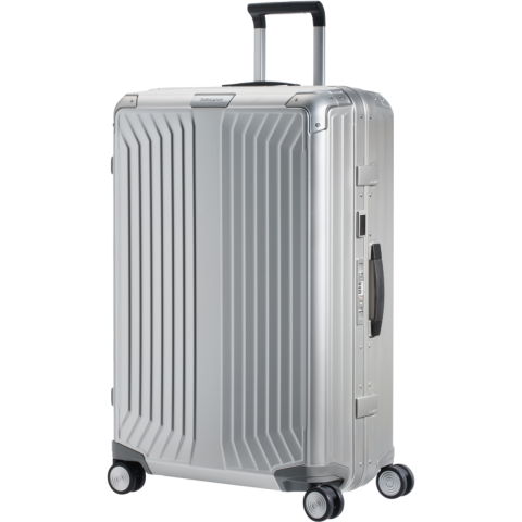 De Lite-Box Alu™ koffers zullen al jouw verwachtingen overstijgen, en dit zowel op vlak van design als op vlak van functionaliteit. Deze premium koffers zijn gemaakt uit duurzaam geanodiseerd aluminium en extra verstevigd aan de hoeken. Jouw spullen zitten gegarandeerd veilig dankzij de geïntegreerde TSA combinatiesloten. De Lite-Box Alu™ straalt puur vakmanschap uit en dat weerspiegelt zich ook in de superieure features. Zo zorgen de stille dubbele wielen en de lange dubbele trekstang voor een optimaal rijcomfort. Met de personalisatie tag geef je jouw koffer direct een persoonlijke touch.<br /><br />De binnenkant van jouw Lite-Box Alu™ koffer kan je naar behoefte organiseren. Beide compartimenten zijn voorzien van inpakriemen en een verwijderbaar tussenschot, zodat je jouw spullen zorgvuldig kan inpakken. Jouw kleinere travel essentials, kan je kwijt in de vele ritsvakken, allen voorzien van een zachte kwalitatieve voering. Aluminium materiaal kan onderhevig zijn aan krassen en deuken, wat je bagage karakter zal geven tijdens jouw reizen. Reisherinneringen vervagen nooit. Op deze collectie geeft Samsonite maar liefst 10 jaar wereldwijde (beperkte) garantie.<br /><br />Personalisatie is mogelijk door middel van een gravering of een gepersonaliseerde tag.