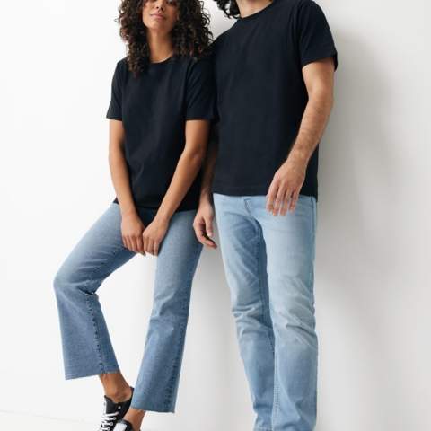 Unisex relaxed fit t-shirt made from 100% cotton, of which 50% is recycled and 50% organic, 180 G/M². The t-shirt has a crew neck with 1x1 rib. The use of genuine recycled & organic fabric materials and environmental impact claims are guaranteed, by using the AWARE™ disruptive physical tracer and blockchain technology. By scanning the QR code, you will gain access to a dedicated digital passport of the product. 2% of proceeds of each sold product will be donated to Water.org. This product is OEKO-TEX® STANDARD 100 2303045 Centexbel certified. Due to the nature of recycled yarns, impurities and colour variations may appear.<br /><br />Neckline: Round<br />Fit: Relaxed fit