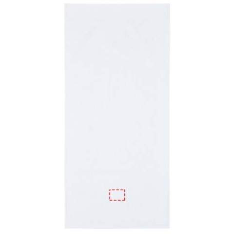Cette serviette de haute qualité et durable de 550 g/m² propose une épaisseur agréable, un toucher soyeux et se révèle très douce sur la peau. Cet article est certifié STANDARD 100 by OEKO-TEX®. Cette certification garantit que le produit textile a été fabriqué à l'aide de procédés durables, dans des conditions de travail respectueuses de l'environnement et socialement responsables, et qu'il est exempt de produits chimiques ou de matières synthétiques nocives. Disponible dans plusieurs couleurs magnifiques pour parfaire la décoration de tout type de salle de bain, dans une maison ou un hôtel. La serviette est teinte avec un procédé de teinture sans eau qui réduit la demande en eau douce. Cela évite également la production de gros volumes d'eau polluée, caractéristiques des procédés de teinture à base d'eau. Dimensions de la serviette : 50 x 100 cm. Fabriquée en Europe. 