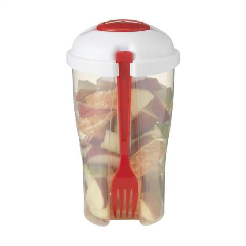 Salatshaker aus stabilem Kunststoff. Mit abnehmbarem Deckel, Behältnis für Dressing und Gabel. Auch geeignet für Frucht- und Nudelsalate. Fassungsvermögen: 900 ml.