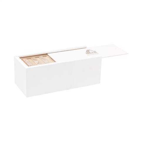 Jeu d'empilement en bois (48 blocs). Dimensions de la tour : 16,5 x 6 x 6 cm. Les blocs de ce jeu de société sont faciles à ranger dans la boîte en bois blanche et l' ouverture coulissante. Inclus : règles du jeu. Chaque article est fourni dans une boite individuelle en papier kraft marron.