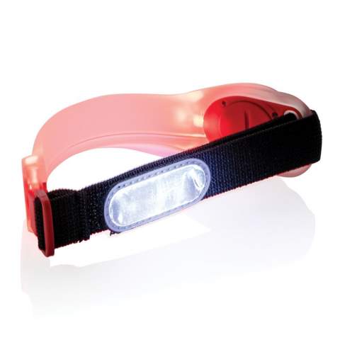 Veiligheids armband met ingebouwde LED lampjes die u makkelijk om uw arm kan doen. De armband maakt u zichtbaar bij outdoor activiteiten in het donker.<br /><br />Lightsource: LED<br />LightsourceQty: 1