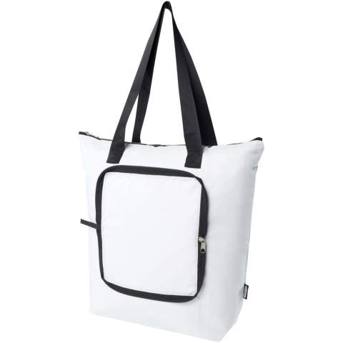 Conçu pour être pratique, ce sac isotherme léger mais durable s'adapte à vos besoins en se pliant pour former une pochette compacte avec une boucle en sangle pour le suspendre ou le transporter facilement. Cela le rend parfait pour les pique-niques, les courses ou les aventures en plein air. Il comprend un compartiment principal zippé avec une feuille d'aluminium, une poche ouverte à l'avant et deux longues poignées en sangle lisse de qualité. Fabriqué en polyester recyclé sans PVC. Capacité : 15 litres.