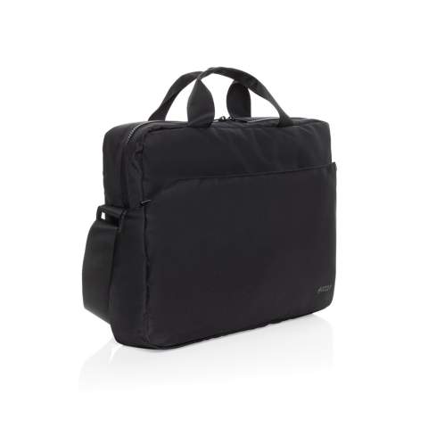 Mit der Swiss Peak Aware™ RPET Essential 15.6" Laptop Tasche tragen Sie Ihre Technik mit Stil. Diese elegante Tasche aus 100 % rPET verfügt über ein Hauptfach mit einem speziellen Laptopfach, in das moderne 15,6-Zoll-Laptops sicher passen. Die Tasche hat außerdem eine Reißverschlusstasche auf der Vorderseite für Zubehör, zwei Tragegriffe und einen abnehmbaren, verstellbaren Schultergurt (120cm) mit Schnallen für einfaches Tragen. Das Swiss Peak-Logo auf der Vorderseite verleiht dem funktionalen Design einen Hauch von Eleganz. Hergestellt aus recyceltem Polyester, das mit dem AWARE™-Tracer versehen ist. 2% des Erlöses jedes verkauften Produkts mit AWARE™ wird an Water.org gespendet. PVC-frei.<br /><br />FitsLaptopTabletSizeInches: 15.6<br />PVC free: true