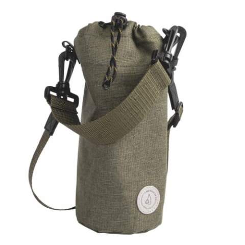 A small portable cooler bag in rPET material. Can be conveniently hung over the shoulder. Holds a wine bottle, a few soda cans or a water bottle. The shoulder strap is adjustable and has a drawstring to close the bag. Made from recycled PET bottles.
