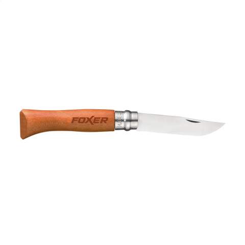 Couteau de poche conçu par Opinel. La lame de ce couteau est en acier au carbone non inoxydable avec une excellente capacité de coupe. Le manche est en bois de hêtre, recouvert d'une couche de vernis de protection contre l'humidité et la saleté. 95% du bois provient d'entreprises françaises gérées durablement. Lorsqu'il est ouvert, le couteau a une longueur de 19 cm et est sécurisé par un système de verrouillage Virobloc®. Ce couteau est idéal pour les pique-niques, les barbecues, la pêche ou le repérage. Un couteau de poche de tous les jours qui peut être utilisé pour un large éventail de tâches. Ce couteau est livré avec une pochette de ceinture en similicuir avec fermeture à bouton-poussoir, mousqueton et boucle de ceinture. Chaque couteau est livré dans un coffret cadeau en bois avec couvercle coulissant en plexiglas. Fabriqué en France.