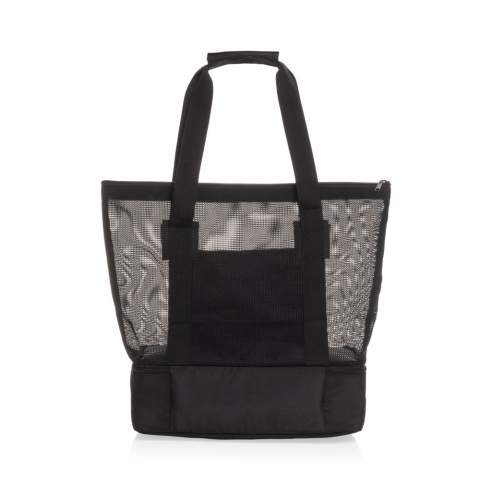 Le tote bag 2 en 1 Iqlo en rPET Aware™est la combinaison parfaite entre commodité et durabilité. Fabriqué en matériaux rPET 100 % recyclé avec une doublure PEVA durable, cet élégant fourre-tout noir est conçu pour un usage quotidien. Son compartiment spacieux à fermeture à zip est doublé d'un tissu en maille respirante. Doté de deux solides poignées en sangle avec fermeture velcro pour plus de confort, ce fourre-tout comprend également un compartiment isotherme séparé avec doublure PEVA gris argenté, parfait pour conserver les aliments au frais. Idéal pour les courses, les pique-niques ou les sorties à la plage, le compartiment isotherme est spécialement conçu pour stocker des aliments compartimentés, afin de garder vos articles organisés et frais. Fabriquée à partir de polyester recyclé intégrant le traceur AWARE™. 2 % des recettes de chaque produit vendu avec AWARE™ seront reversés à Water.org. Sans PVC.<br /><br />PVC free: true