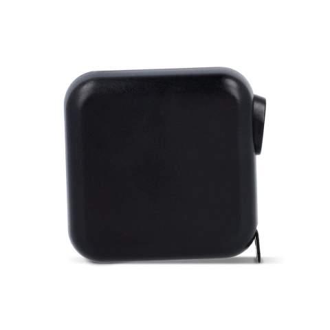 Ruban de mesure durable de 3 m en ABS recyclé, avec un ruban de 16 mm de large et une rigidité jusqu'à 1,3 m. Sa surface plane est idéale pour le marquage. Conforme aux normes de la classe MID II de la CEE pour des mesures précises.
