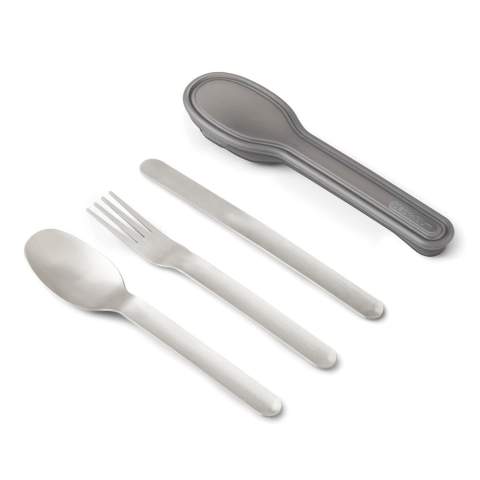 Een compacte roestvrijstalen mes-, vork- en lepelset die prettig in gebruik is en in de koffer past, zodat u hem gemakkelijk mee kunt nemen. Geen dunne plastic vorken meer die niet geschikt zijn voor het doel of slecht gewassen kantinebestek.
