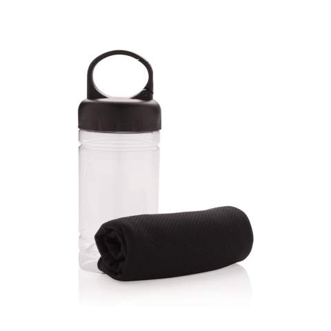 Serviette sport  (85 x 30cm) rafraichissante en microfibre sans aucun produits chimiques et avec protection UV50+ qui filtre jusqu’à 98% des UVs. Trempez-la simplement dans la bouteille avec de l’eau, secouez-la, pour qu’elle retrouve en quelques secondes  sa fraîcheur. La bouteille est en PP avec une couverture en ABS et un mousqueton.