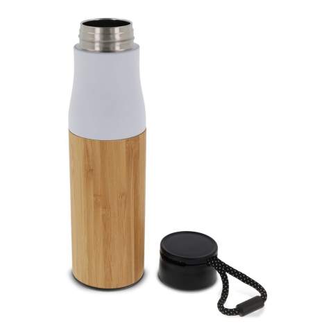 Dubbelwandige thermofles met een touw om de fles eenvoudig te dragen. De buitenkant heeft een bamboe laag wat er voor zorgt dat dit de fles een slanke en duurzame uitstraling geeft. Wordt geleverd in een geschenkverpakking.