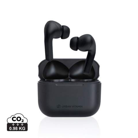 Unerwünschte externe Geräusche gehören dank Active Noise Cancelling (ANC) der Vergangenheit an. Wenn Sie die Umgebung hören möchten, wechseln Sie einfach mit einem einzigen Fingertipp in den Transparenzmodus. Die komfortablen Ohrhörer haben bis zu 5 Stunden Hörzeit und das Ladeetui ermöglicht bis zu 20 Stunden Wiedergabe. Die Ohrhörer sind so konstruiert, dass sie einen kraftvollen, aber dennoch ausgewogenen Klang liefern. Das Ergebnis ist ein tiefer Klang, der die Emotionen der Musik direkt in Ihr Ohr bringt. Mit Mikrofon für klare Anrufe und Touch-Funktion zur Anrufannahme. Das IPX 4-Rating macht die Ohrhörer wetter- und schweißfest. Urban Vitamin Artikel werden ohne PVC hergestellt und sind in einer Verpackung mit besonders wenig Kunststoff verpackt.<br /><br />HasBluetooth: True<br />PVC free: true