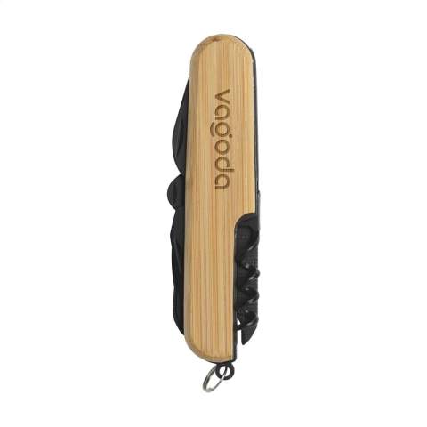 Couteau de poche avec un manche en bambou certifié FSC 100%.. Les outils en acier inoxydable sont revêtus de Nitro Compound. 9 pièces avec 11 fonctions : un couteau, un tire-bouchon, un ouvre-boîtes, un ouvre-bouteille avec un petit tournevis, un tournevis cruciforme, des ciseaux, un poinçon et une scie à bois. Avec un porte-clés. Chaque produit est livré dans une boîte en kraft certifiée FSC 100%. Attention, la législation en vigueur s'applique concernant la possession et / ou le transport de couteaux ou d'outils multifonctions en public. Par pièce dans une boîte kraft certifiée FSC.