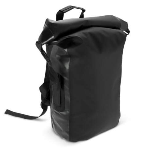 Maak kennis met onze Rolltop Dry Backpack: Een ruime 25L tas gemaakt voor je natte avonturen. Rol hem dicht om water buiten te sluiten en ga vol vertrouwen op ontdekkingstocht. Je spullen blijven droog.
