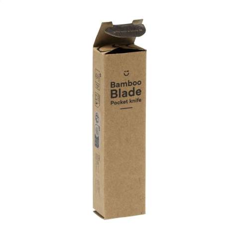 Couteau de poche avec un manche en bambou certifié FSC 100%.. Les outils en acier inoxydable sont revêtus de Nitro Compound. 9 pièces avec 11 fonctions : un couteau, un tire-bouchon, un ouvre-boîtes, un ouvre-bouteille avec un petit tournevis, un tournevis cruciforme, des ciseaux, un poinçon et une scie à bois. Avec un porte-clés. Chaque produit est livré dans une boîte en kraft certifiée FSC 100%. Attention, la législation en vigueur s'applique concernant la possession et / ou le transport de couteaux ou d'outils multifonctions en public. Par pièce dans une boîte kraft certifiée FSC.
