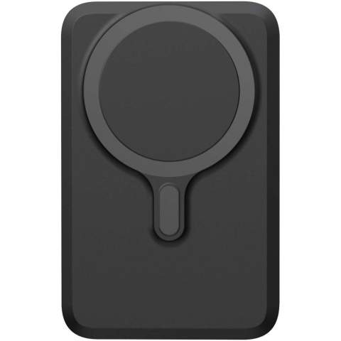 15W wireless magnetic 10.000 mAh power bank with a compact design and integrated foldable stand. Charging with this power bank is easy. Simply snap it on the back of your iPhone (starting iPhone 12) and it will start charging immediately. The power bank is also compatible with other devices that support wireless charging. 