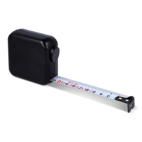 Ruban à mesurer durable de 5 mètres en ABS recyclé, d'une largeur de 19 mm et d'une rigidité allant jusqu'à 1,7 m. Sa surface plane est idéale pour le marquage. Conforme aux normes CEE de classe MID II pour des mesures précises.