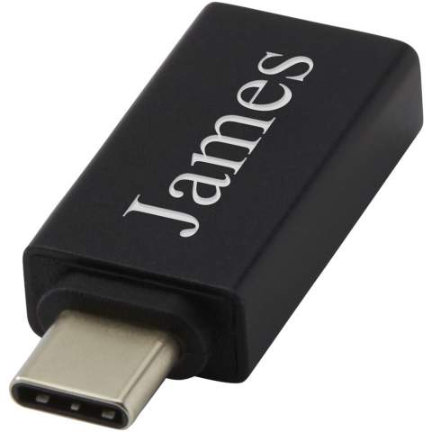 USB-C naar USB-A 3.0 adapter van aluminium. Compatibel met USB 3.1 gen 1 tot 5 GB/s datatransmissie en neerwaarts compatibel met lagere versies. 10 keer sneller dan USB 2.0 bij het verwerken van gegevens. Maximaal 900 mA downstream opladen per poort en max 3 A downstream opladen via alle USB-A-poorten. Geleverd in een geschenkverpakking van kraftpapier met een kleurrijke sticker.