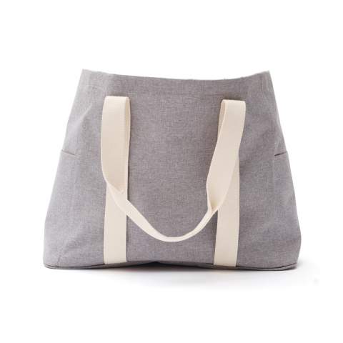 This stylish beach bag will definetly come in handy during your next trip to the beach. The bag is prepared with double handles and produced in a melange fabric accompanied with PU details which makes it as fancy as a normal bag.