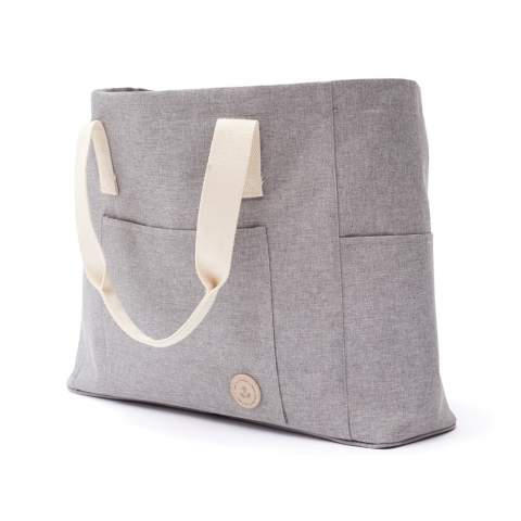 This stylish beach bag will definetly come in handy during your next trip to the beach. The bag is prepared with double handles and produced in a melange fabric accompanied with PU details which makes it as fancy as a normal bag.