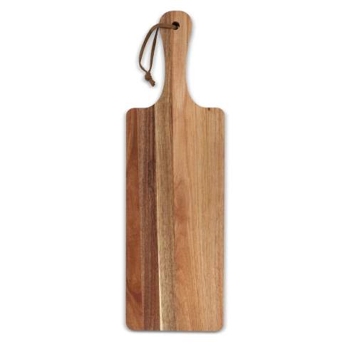 Fabriquée en bois d'acacia de haute qualité, cette planche polyvalente est idéale pour découper et servir des en-cas. Durable et élégante, elle offre à la fois une fonctionnalité et une touche d'élégance à toute cuisine.