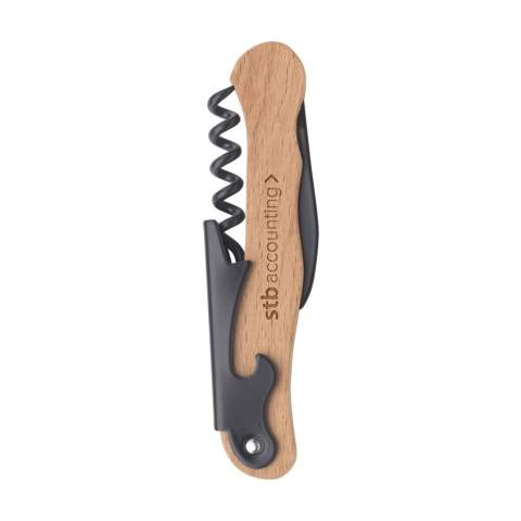 Kelnermes met een stijlvolle handgreep van FSC gecertificeerd beukenhout. Voorzien van een kurkentrekker, twee flesopeners en een loodsnijder. De onderdelen zijn gemaakt van RVS en afgewerkt met een zwarte coating, wat het mes een moderne, elegante uitstraling geeft. Per stuk verpakt.