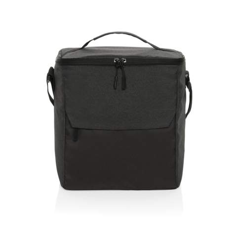 Le sac isotherme Kazu en rPET AWARE™ offre style et fonctionnalité. Fabriqué à partir de matériaux recyclés, il est doté d'un spacieux compartiment principal pour glacière pouvant contenir jusqu'à 12 canettes et d'une poche frontale zippée pour plus de rangement. Le sac est doté d'une poignée supérieure et d'une bandoulière réglable. Fabriqué à partir de polyester 100 % recyclé avec le traceur AWARE™. 2 % des recettes de chaque produit vendu avec AWARE™ seront reversés à Water.org.<br /><br />PVC free: true