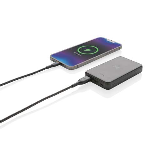 Diese 5.000 mAh 5W Wireless Powerbank im Taschenformat hat ein Gehäuse aus RCS-zertifiziert recyceltem ABS. RCS (Recycled Claim Standard) ist ein Standard zur Überprüfung des Recyclinganteils eines Produkts über die gesamte Lieferkette hinweg. Recycelter Gesamtanteil: 26%, bezogen auf das Gesamtgewicht des Produkts. Bei voller Aufladung liefert die Powerbank genug Energie, um Ihr Mobiltelefon bis zu zweimal wieder aufzuladen. Die Powerbank enthält einen langlebigen A-Grade High-Density 5.000mAh-Lithium-Polymer-Akku. Mit Ladestandsanzeige. Micro-USB-Input: 5V/2A; Type-C-Input: 5V/2,4A; USB-Output: 5V/2,4A, Type-C-Output: 5V/2A. Artikel und Zubehör PVC-frei. Inklusive RCS-zertifiziert recyceltem TPE-Ladekabel. Verpackt in FSC®-Mix-Verpackung.<br /><br />WirelessCharging: true<br />PowerbankCapacity: 5000<br />PVC free: true