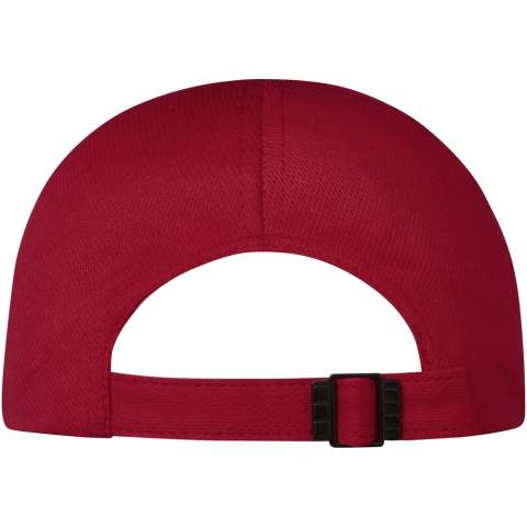 La casquette Cerus 6 panel cool fit est fabriquée en maille avec une finition cool fit, 105 g/m² en polyester. Conçue pour s'adapter confortablement à un tour de tête de 58 cm, la fermeture à boucle métallique permet des ajustements faciles et sûrs.