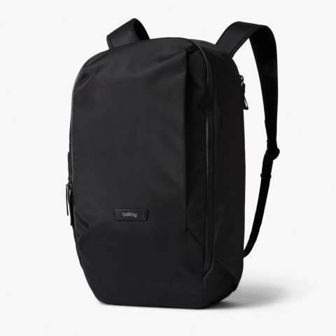Dieser stromlinienförmige Rucksack organisiert auf clevere Weise Arbeits-, Lebens- und Fitnessausrüstung in einem minimalistischen, bürotauglichen Design. Separates Laptopfach bis 16" mit Innentasche für Zubehör. Schnellzugriffstasche auf der Vorderseite mit Netzsteckfächern und Stiftschlaufe. Weich gefüttertes Sonnenbrillenfach oben, außerhalb der Quetschzone. Seitliche Außentaschen bieten unsichtbaren Stauraum für Brieftasche, Wasserflasche und andere wichtige Dinge. Netz-Innentasche mit Reißverschluss für kleine Alltagsgegenstände. Große Stretch-Innentasche für Turnschuhe und mehr!<br /><br />FitsLaptopTabletSizeInches: 16.0