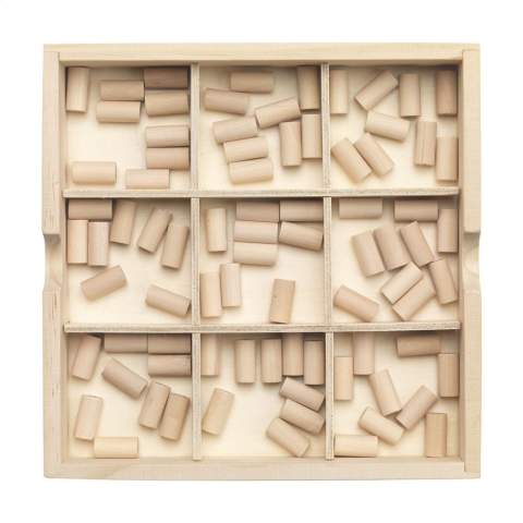 Plateau de jeu Sudoku de luxe avec couvercle, en bois de pin FSC 100% certifié. Le couvercle fait également office de plateau de jeu. Les 81 pions qui l'accompagnent sont numérotés et peuvent être rangés dans la boîte de jeu à 9 compartiments. Env. 10 cartes à jouer et règle du jeu incluses. Chaque article est fourni dans une boite individuelle en papier kraft marron.