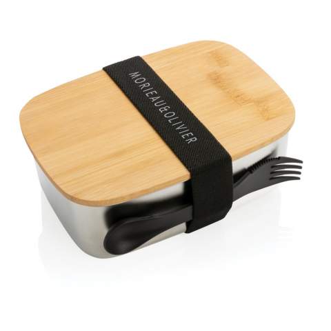 Enjoy a healthy, hassle-free lunch on the go with the sleek looking stainless steel lunchbox with bamboo lid. Includes a handy elastic strap and spork. The lunchbox cannot be put into the microwave and oven. Handwash only. Capacity 0.9 litre.