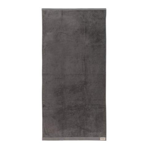 Deze duurzame grote spa-kwaliteit handdoeken van 500 gram zijn heerlijk dik, zijdezacht voor je huid. Deze luxe Ukiyo-handdoeken zijn ultrazacht, sneldrogend en bieden een geweldig absorptievermogen. Gemaakt met 30% gerecycled katoen. Met AWARE™ tracer die het echte gebruik van gerecycled katoen valideert. Elke handdoek bespaart 741,4 liter water. 2% van de opbrengst van elk verkocht Impact-product wordt gedoneerd aan Water.org. Gemaakt in Portugal.