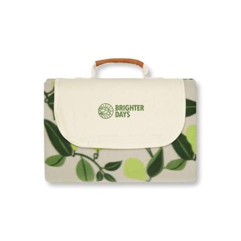 Picnic blanket in soft fleece with cotton canvas and faux leather details. The fleece is made of 100% GRS certified RPET. GRS certification ensures a completely certified supply chain of the recycled materials. The back is made in PEVA, which repels water. Clever construction makes it easy to fold up and take with you. Total recycled content: 56% based on total item weight.