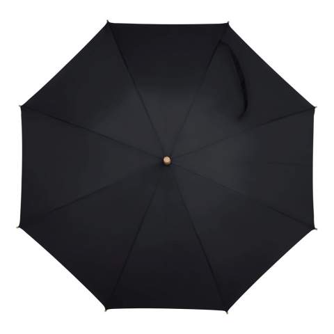Parapluie bâton en R-PET avec une poignée en crochet en bois au design emblématique. Grâce au cadre en fibre de verre, le parapluie est résistant aux tempêtes. Les embouts sont en bambou et la tige est en métal pour un meilleur recyclage et le matériau chiné donne au parapluie un aspect luxueux (le noir est de couleur unie).