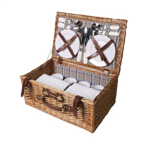 Wilgenhouten picknickmand met picknickaccessoires voor 4 personen: 4 borden van keramiek, 4 kunststof mokken en RVS bestek. Incl. 2 uitneembare koeltassen. Per stuk in doosje.