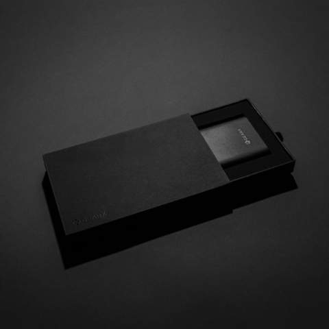 Das ultimative Hochleistungs-Präzisions-Bit-Kit enthält wichtige Teile für die Reparatur von Mobiltelefonen, Tablets, PCs und anderen Gegenständen. Häufig kann das Leben elektronischer Geräte mit einer einfachen Reparatur, die oft online zu finden ist, leicht verlängert werden. Die Bits sind in einem luxuriösen Aluminiumkoffer verstaut. Das Set enthält einen Schraubendrehergriff. T5H, T6H, T8H, T10H, T15H, SL1.5, SL2.0, SL3.0, SL4.0, PH000, PH00, PH0, PH1, PH2, H1.5, H2.0, H3.0, H4. 0, T2, T3, T4, Y0.6, Y1, Y2.5, P2, P5, P6, U2.6, △2.3, Mittlere Platte 2.5. Verpackt in einer luxuriösen Geschenkbox.<br /><br />PVC free: true