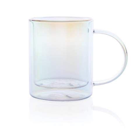 Crafted with lightweight yet durable double-walled glass that's hot and cold ready. Made with high quality borosilicate glass. Electroplated finish for an extra chic effect. Supplied in full colour box. Capacity 330ml.