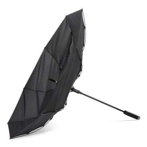 Ce parapluie à manche de 23 pouces est doté d'une poignée ergonomique unique au design carré et aux bords arrondis, ce qui facilite sa prise en main. Il est doté d'une fonction d'ouverture automatique pour plus de commodité et d'une armature en fibre de verre durable, garantissant une performance fiable par temps de pluie.
