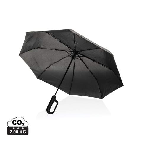 Parapluie conçu pour vous garder au sec pendant vos déplacements. Facile à transporter, ce parapluie est doté d'une poignée confortable à ouverture automatique et d'un système coupe-vent qui maintient le parapluie stable même en cas de vent fort. Le design unique avec une poignée mousqueton vous permet d'accrocher le parapluie Yara à votre sac à dos. Armature en métal, baleines en fibre de verre avec poignée en ABS. Avec traceur AWARE™ qui valide l'utilisation authentique de matériaux recyclés. 2% des recettes de chaque produit Aware™ vendu seront reversés à Water.org. Modèle déposé.<br /><br />UmbrellaMechanism: Ouvrir/Fermer automatiquement<br />IsStormproof: true