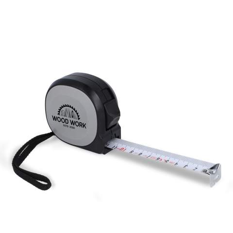 Ruban à mesurer durable de 7,5 m en ABS recyclé, avec un ruban de 25 mm de large et une rigidité allant jusqu'à 2,1 m. Sa surface plane est idéale pour le marquage. Conforme aux normes CEE de classe MID II pour des mesures précises.