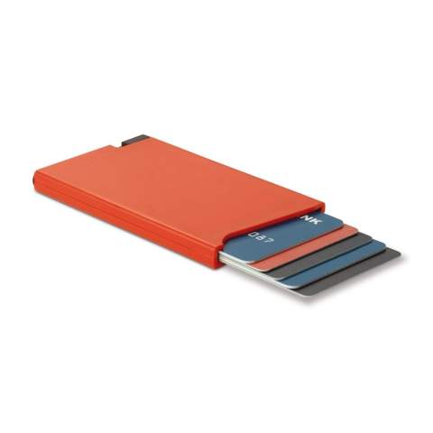 Uniek design kunststof kaarthouder om (bank)passen te beschermen tegen RFID skimming. Druk op de knop en tot vijf kaarten komen getrapt uit de houder.