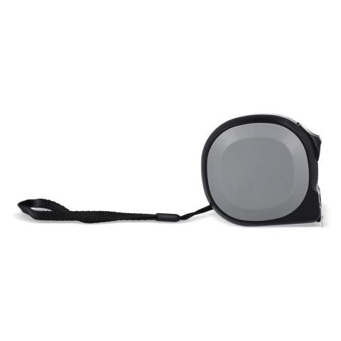 Ruban à mesurer durable de 7,5 m en ABS recyclé, avec un ruban de 25 mm de large et une rigidité allant jusqu'à 2,1 m. Sa surface plane est idéale pour le marquage. Conforme aux normes CEE de classe MID II pour des mesures précises.