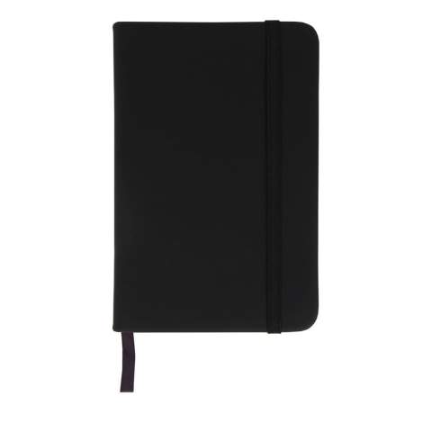 Voici notre carnet A6 avec des pages FSC ! Fabriqué à partir de matériaux R-PET/PU respectueux de l'environnement, c'est votre compagnon durable pour noter vos idées et vos notes. Chaque page que vous remplissez a un impact positif.