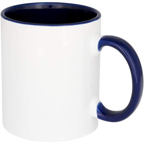 Deze keramische mok met klassiek design heeft een speciale coating voor sublimatie. De mok heeft een gekleurde binnenkant met oor in bijpassende kleur. Vaatwasmachinebestendig volgens EN12875-1 (minimaal 125 wasbeurten) voor alle decoratiemethoden. Capaciteit is 330 ml. Geleverd in wit kartonnen doos.